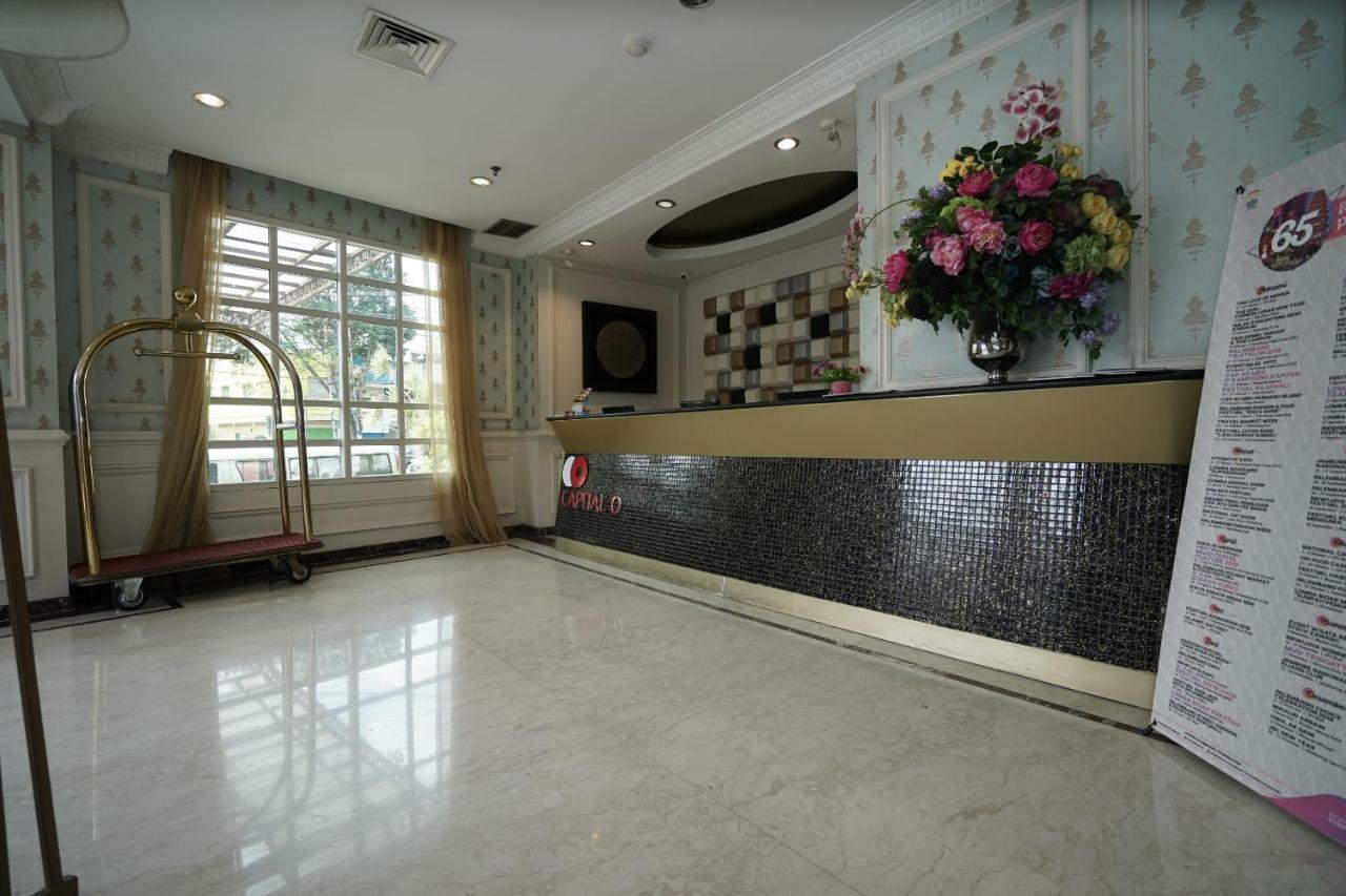 Capital O 1128 Hotel Imara Palembang Extérieur photo